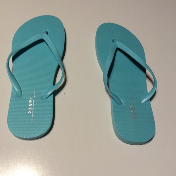 Old Navy Women’s Flip Flop Light Turquoise Size 9 - Picture 1 of 4